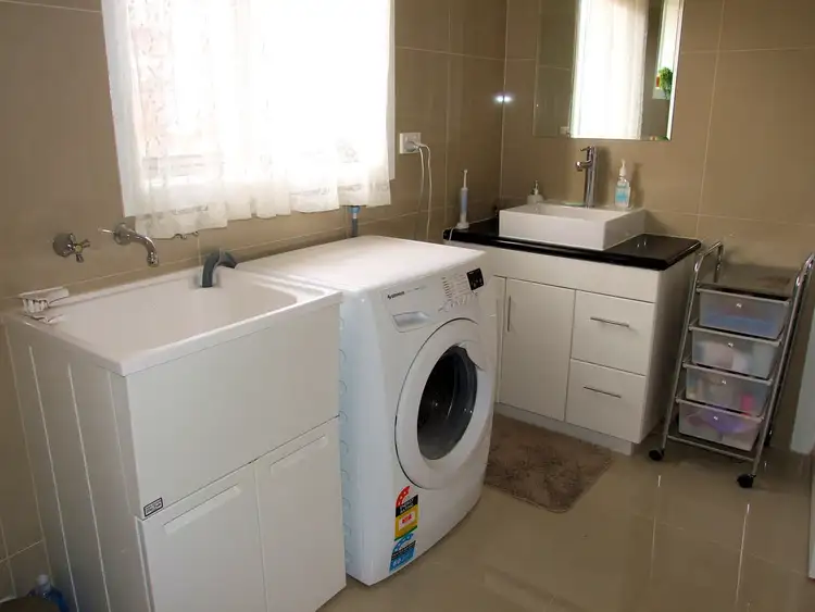 Seventh view of Homely unit listing, 2/4 York, Moe VIC 3825