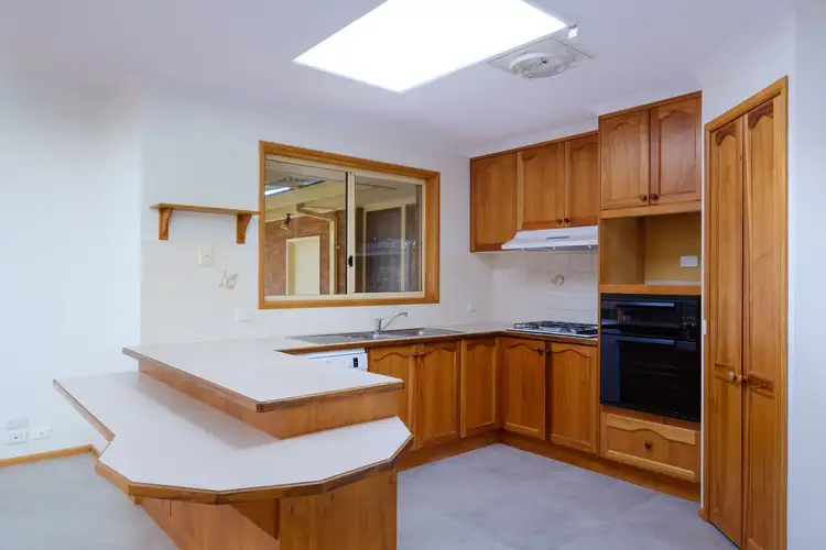 Second view of Homely house listing, 5 Falcon Circuit, Wodonga VIC 3690