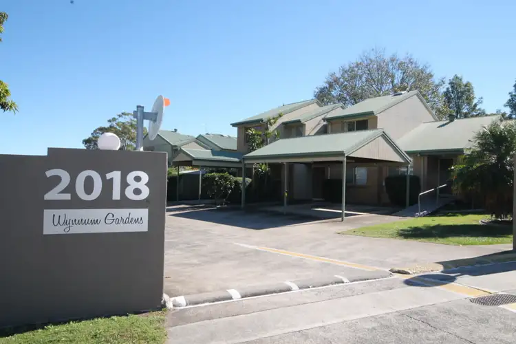 Main view of Homely townhouse listing, 23/2018 Wynnum Road, Wynnum West QLD 4178