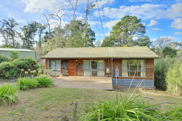13 Salisbury Avenue, Cockatoo VIC 3781