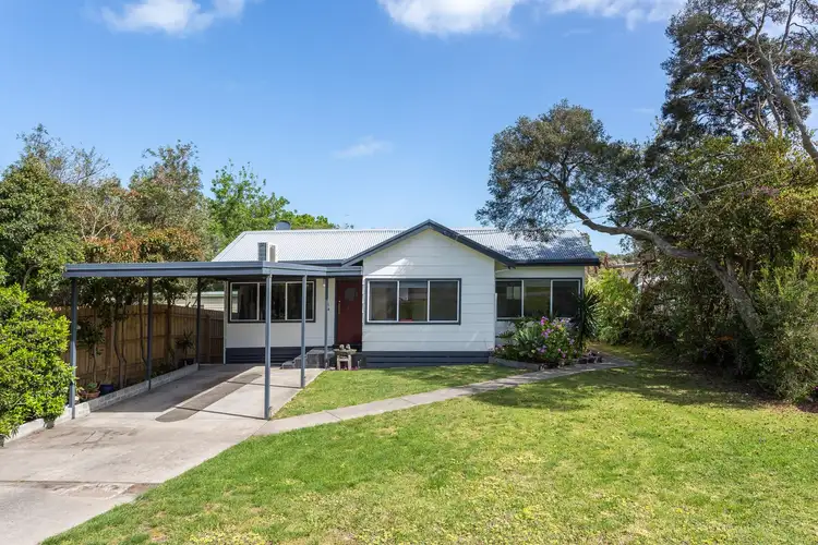 11 Sinclair Avenue, Rye VIC 3941