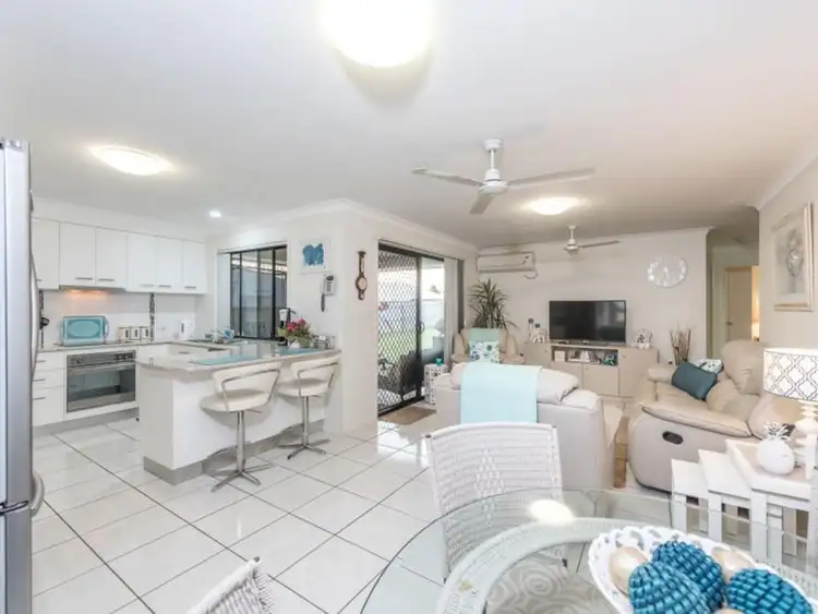 Sixth view of Homely house listing, 2 Hillvue Crescent, Avoca QLD 4670