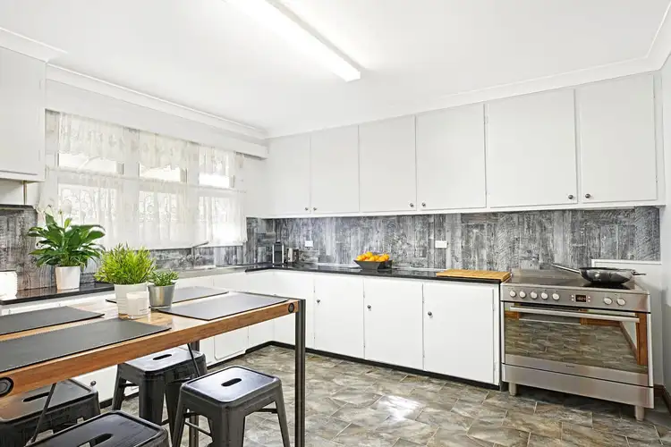 8 First Street, Warragamba NSW 2752