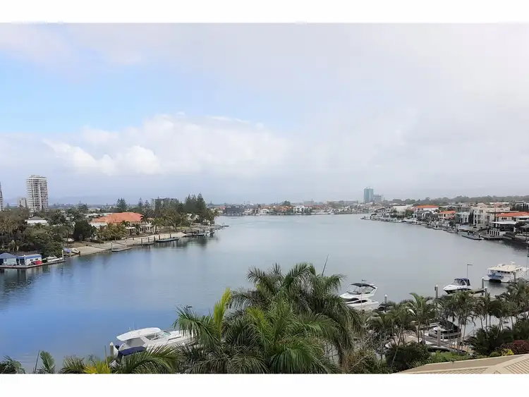 25/2 Admiralty Drive, Paradise Waters QLD 4217