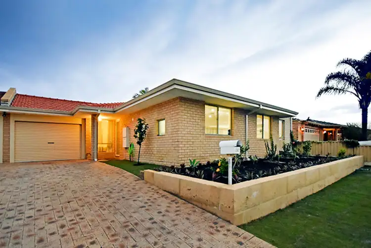 Second view of Homely house listing, 6a Phillips Crt, Kiara WA 6054