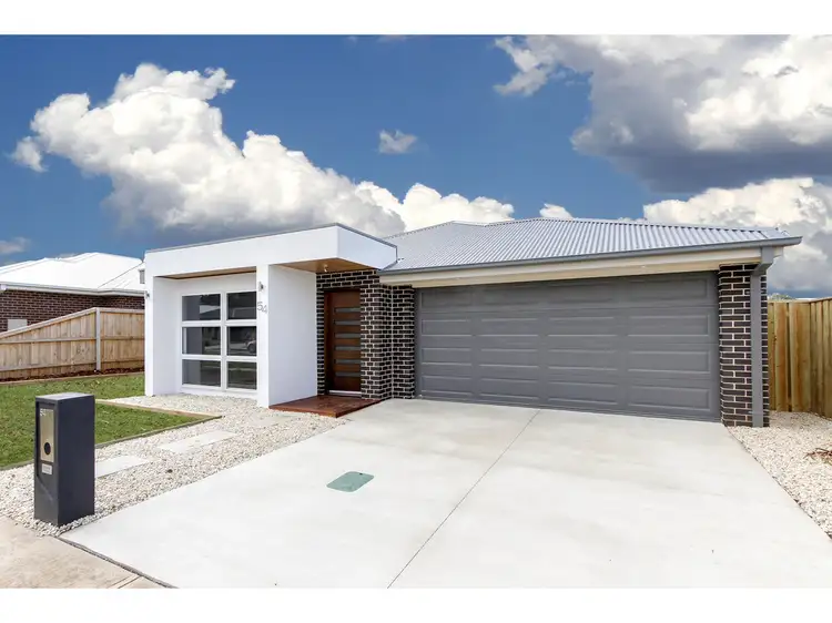 54 Woondella Boulevard, Sale VIC 3850
