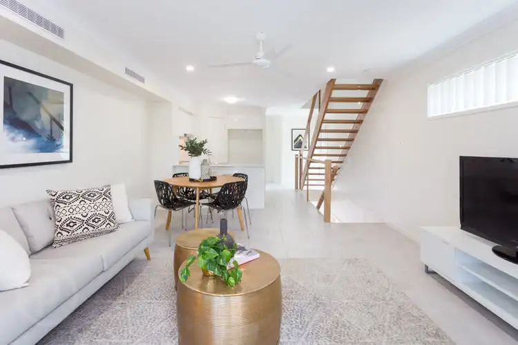 2/57 Ellen Street, Oxley QLD 4075