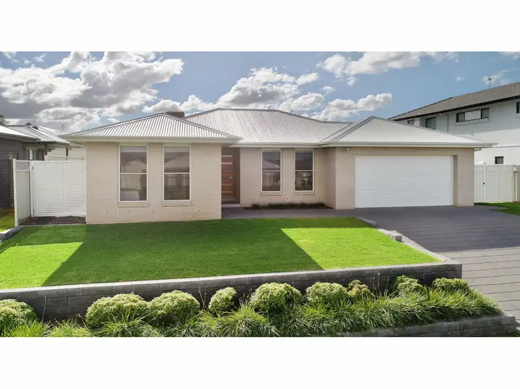 9 Ellenborough Avenue, Dubbo NSW 2830