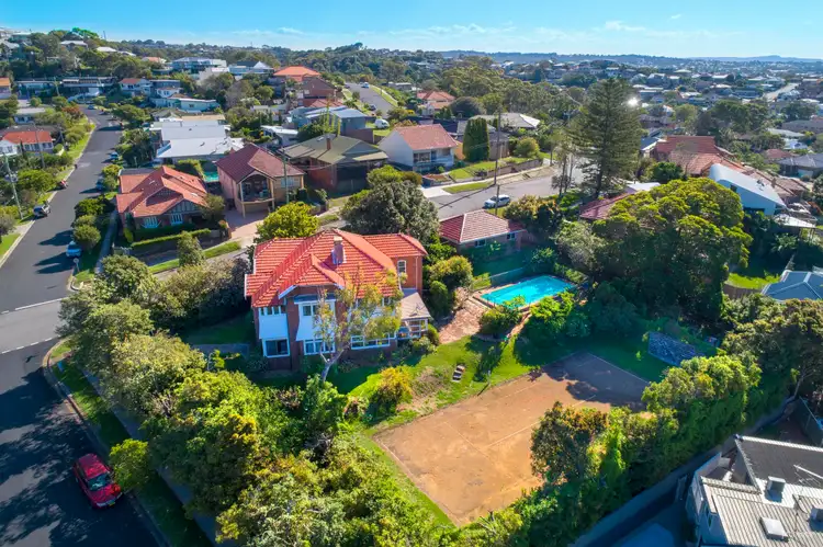 8 Kempster Road, Merewether NSW 2291