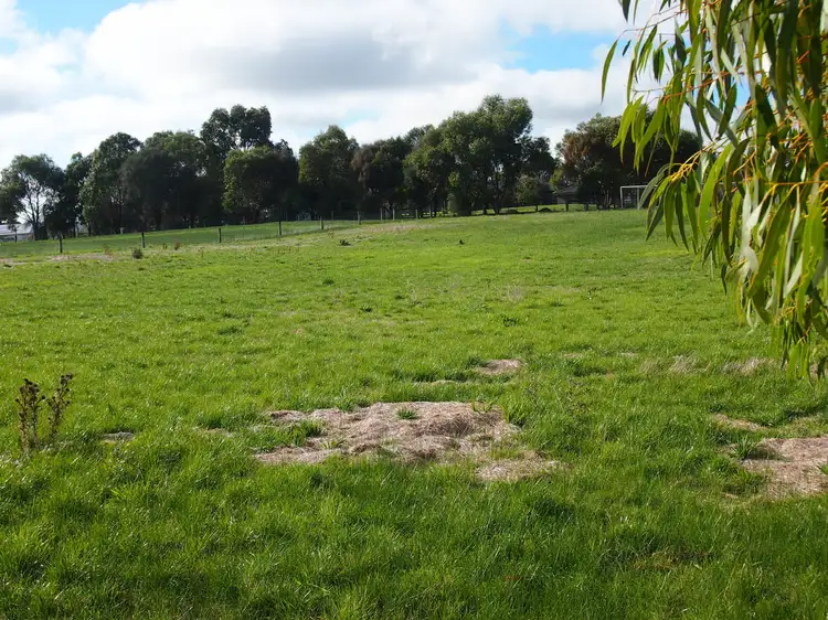 16 Bella Vista Place, Hamilton VIC 3300