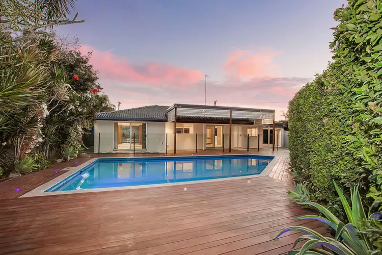 18 Curlew Crescent, Burleigh Waters QLD 4220