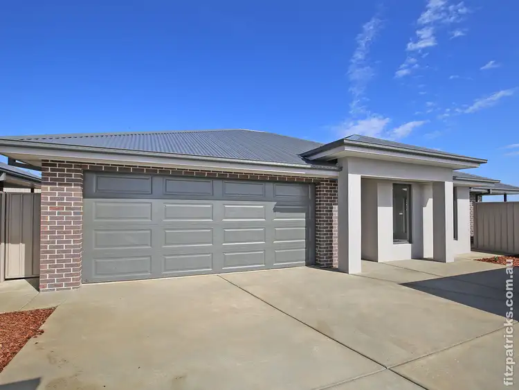 2/10 Waterhouse Avenue, Lloyd NSW 2650