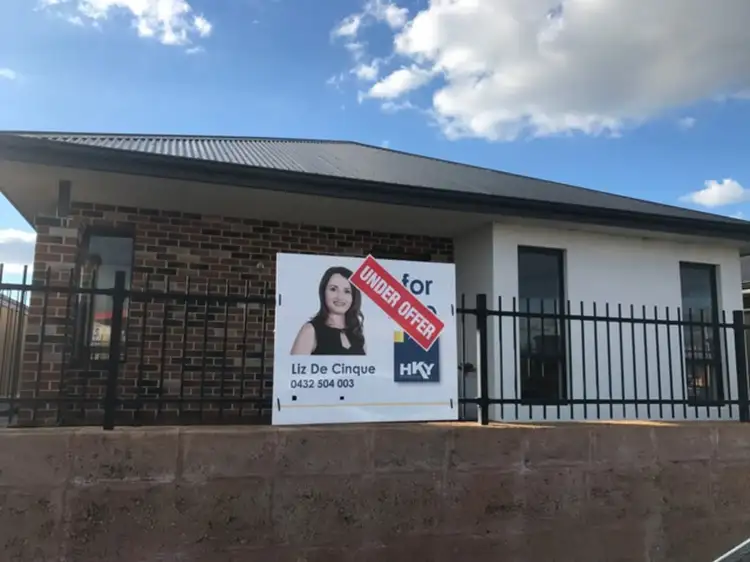 176 Suffolk Street, Caversham WA 6055