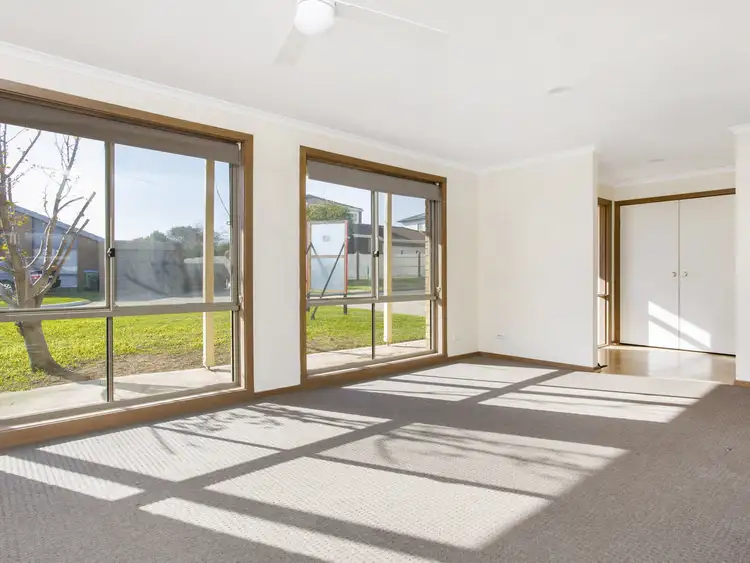 Fifth view of Homely townhouse listing, 1/19 Bedford Place, Mornington VIC 3931