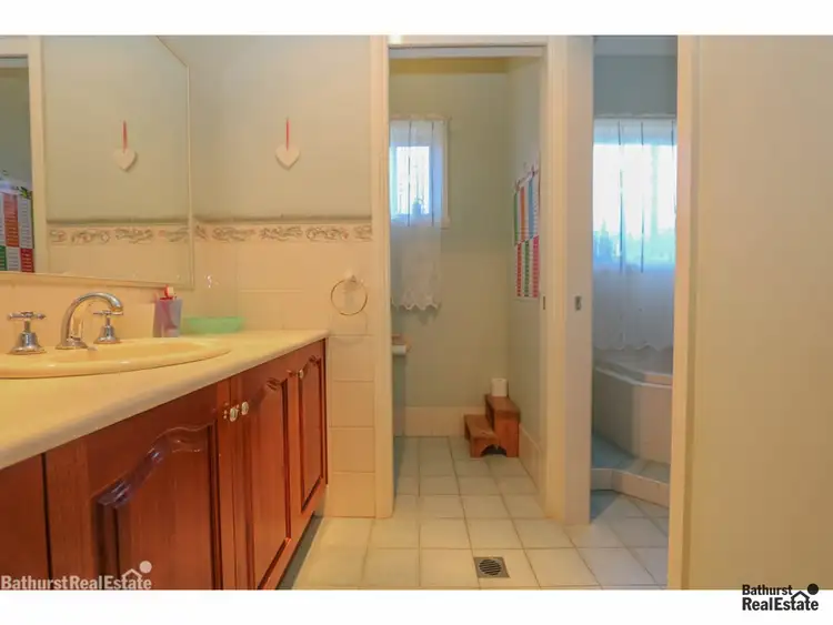 Sixth view of Homely house listing, 18 Rosemont Avenue, Kelso NSW 2795