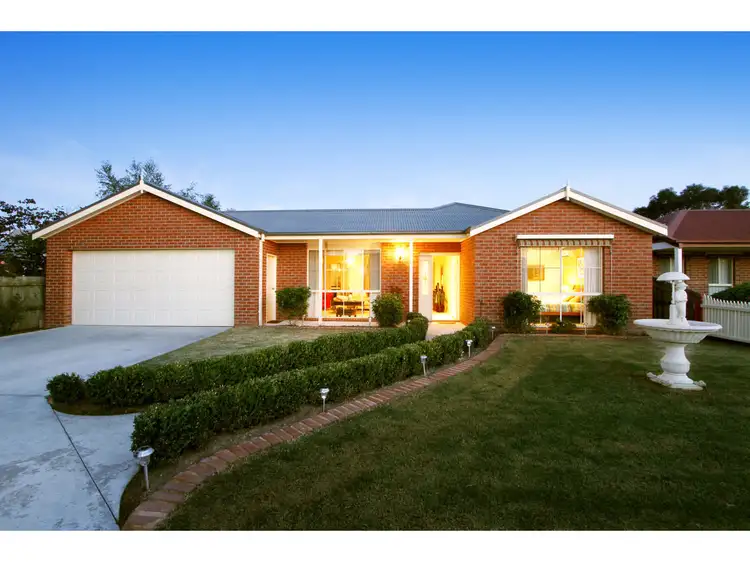 17 Greenaway Court, Sale VIC 3850
