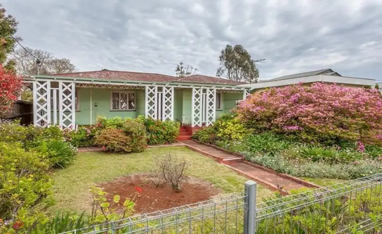 11 Second Avenue, Harristown QLD 4350