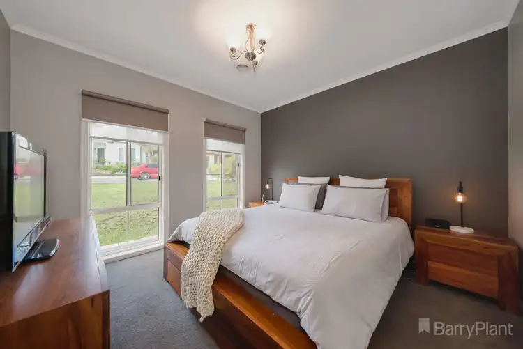 Second view of Homely house listing, 3 Macquarie Circuit, Pakenham VIC 3810