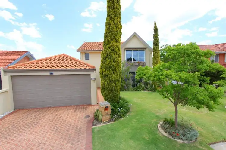 11 Rolls Court, Canning Vale WA 6155