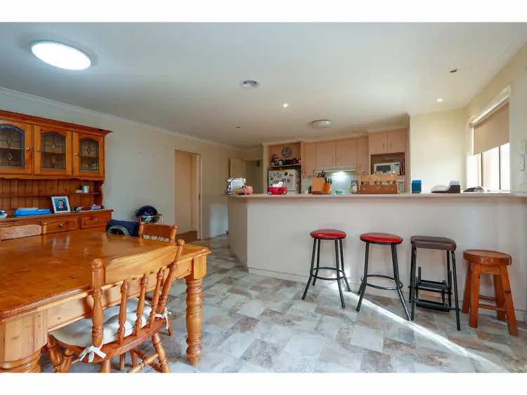 Fifth view of Homely house listing, 3 Sheumack Place, Sale VIC 3850