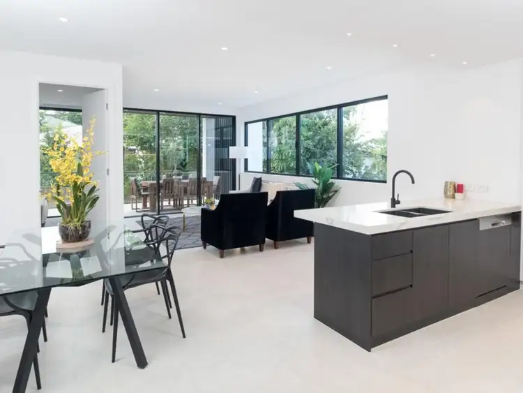 6/110 Carmody Road, St Lucia QLD 4067