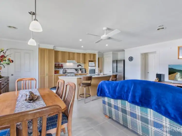 Fifth view of Homely house listing, 8 Ramona Way, Pakenham VIC 3810