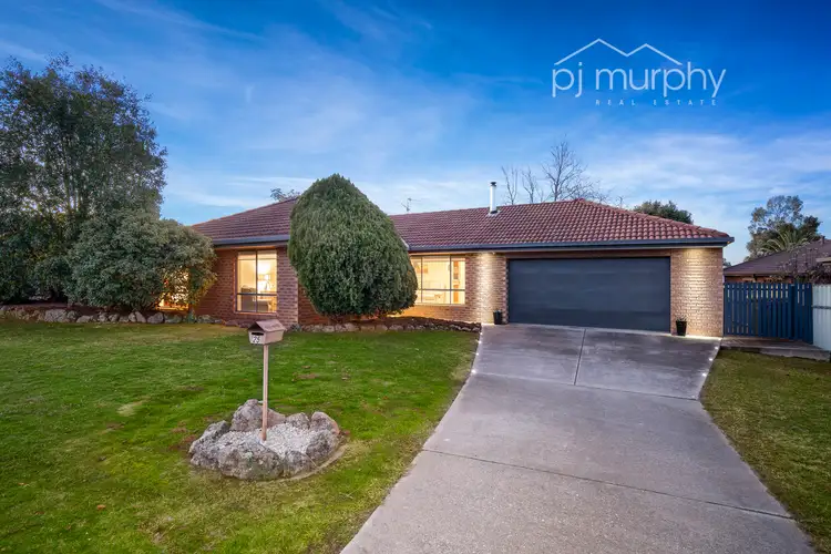 Second view of Homely house listing, 25 McEwen Crescent, Wodonga VIC 3690