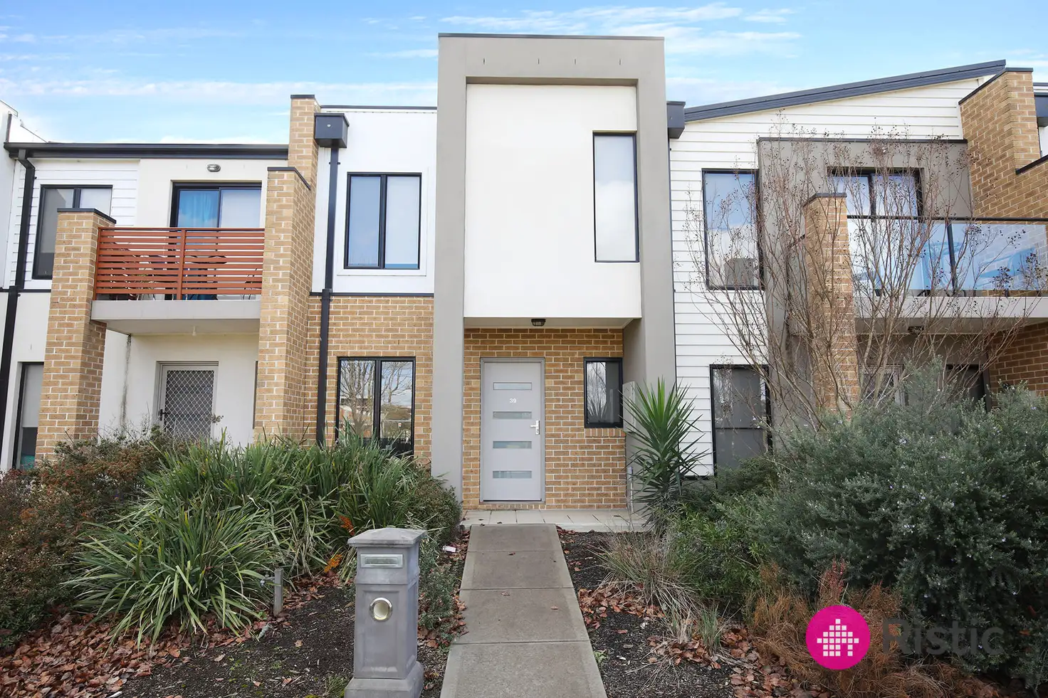Main view of Homely townhouse listing, 39 Pasture Crescent, Mernda VIC 3754