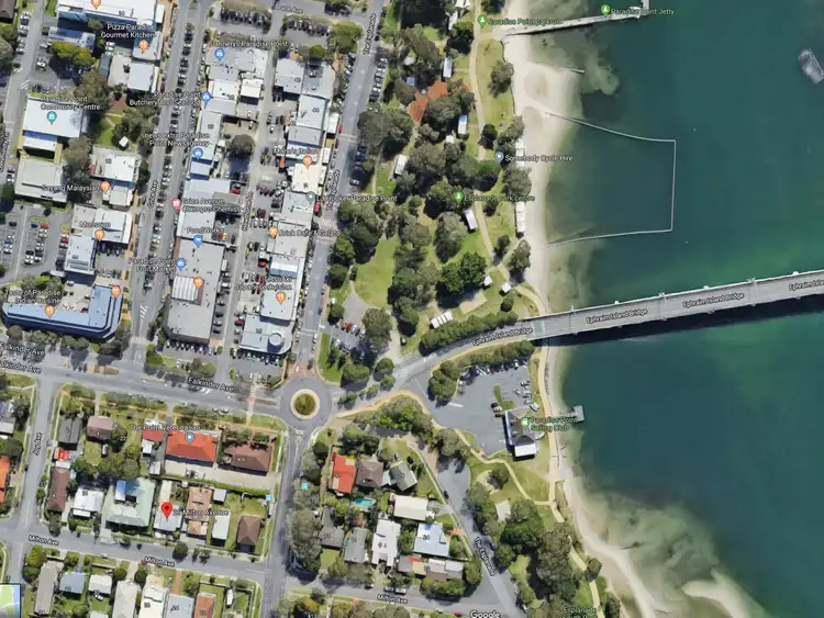 2/25 Milton Avenue, Paradise Point QLD 4216