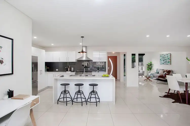 20 Lakes Circuit, Burleigh Waters QLD 4220