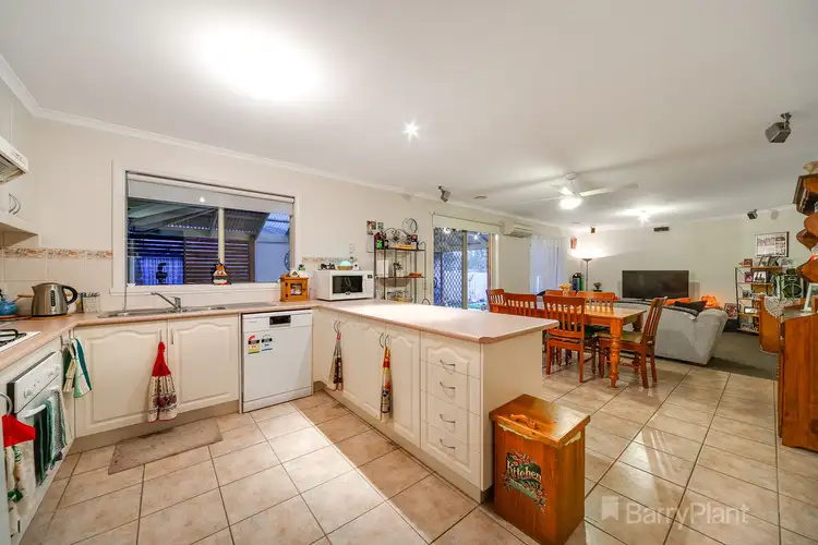 Fifth view of Homely house listing, 6 Brooke Court, Pakenham VIC 3810