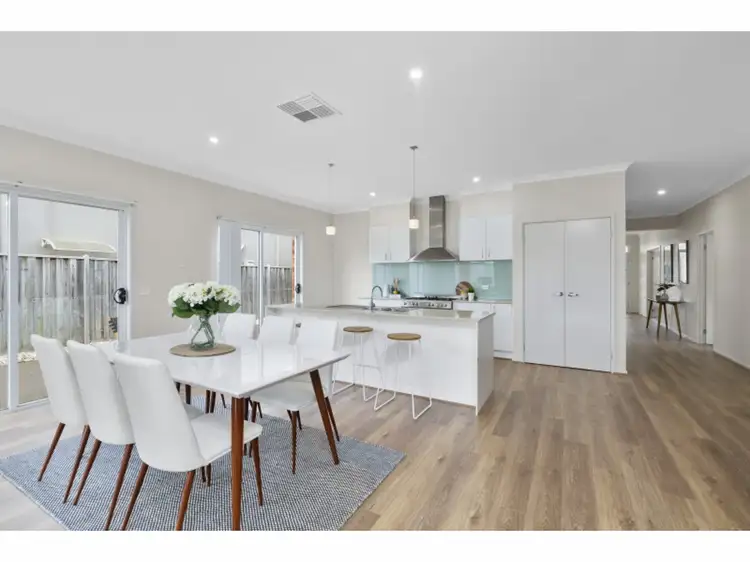 18 Centreside Drive, Torquay VIC 3228