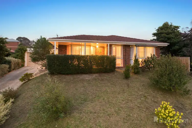 8 Angus Court, Pakenham VIC 3810