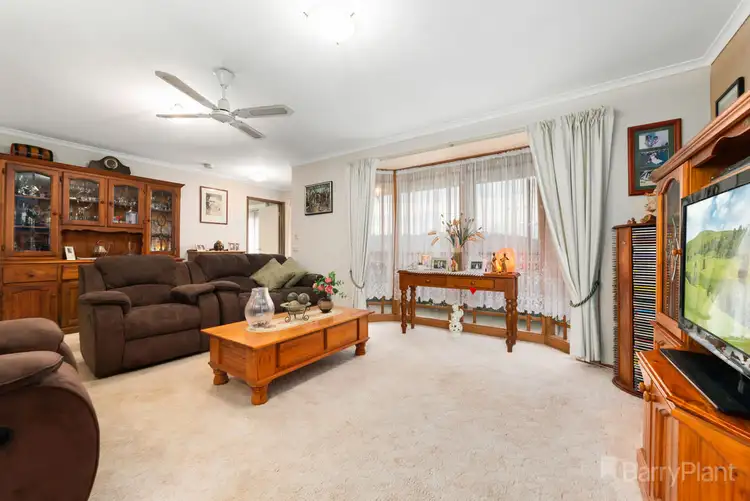 Second view of Homely house listing, 8 Angus Court, Pakenham VIC 3810