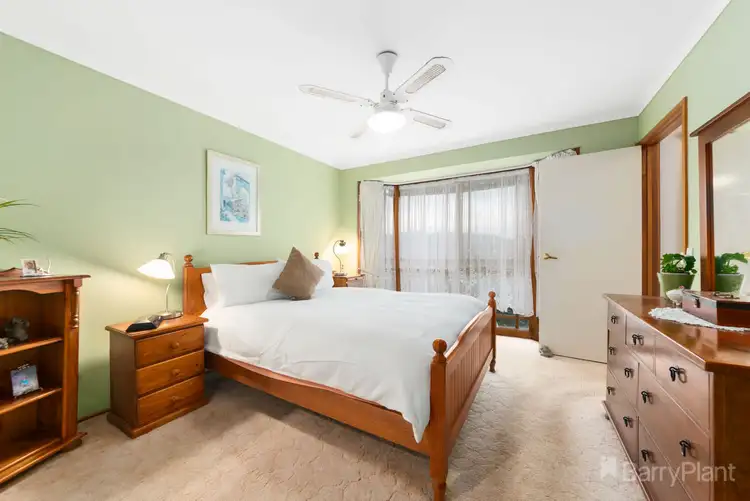 Fifth view of Homely house listing, 8 Angus Court, Pakenham VIC 3810