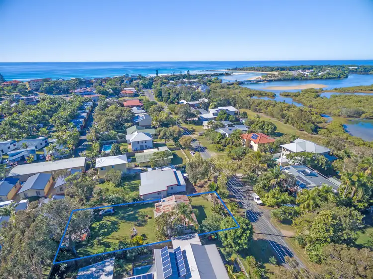 25 Creek Street, Hastings Point NSW 2489