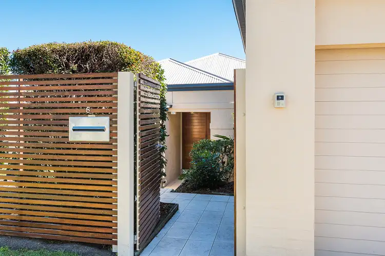 6 Woodville Street, Hendra QLD 4011