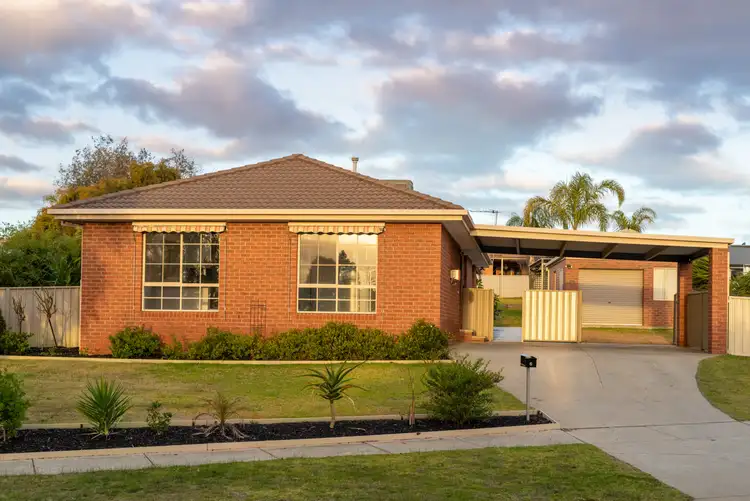 6 Peacock Avenue, Wodonga VIC 3690