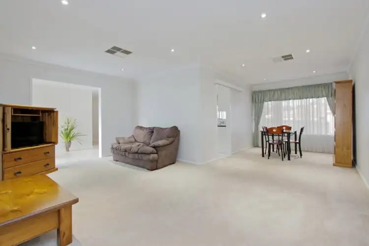 21 Meloway Drive, Maida Vale WA 6057