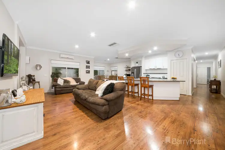 Fifth view of Homely house listing, 8 Lobelia Street, Pakenham VIC 3810