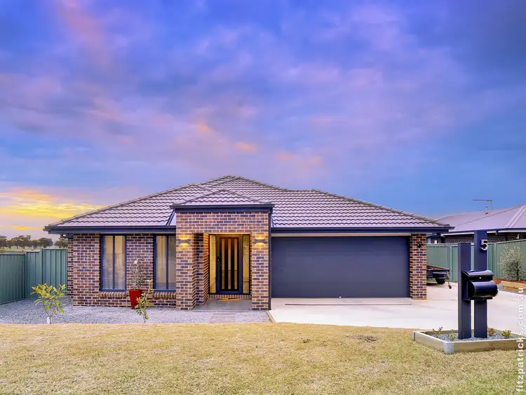 5 Mangrove Crescent, Forest Hill NSW 2651