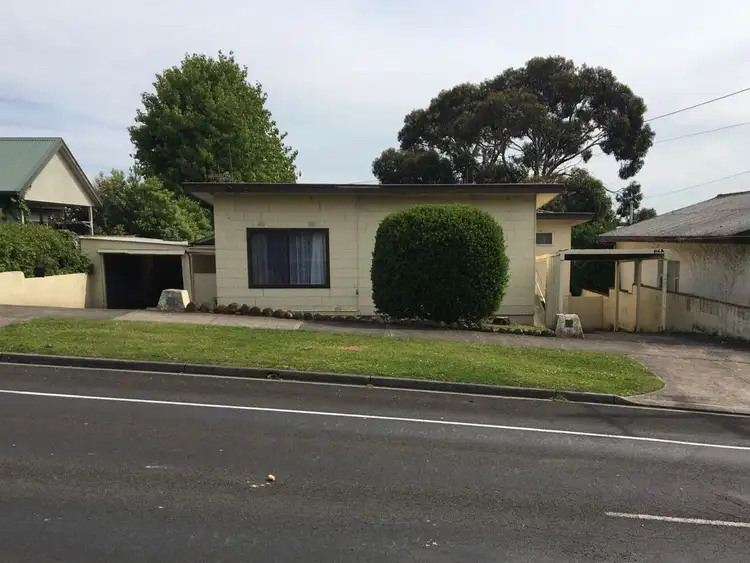 Main view of Homely block of units listing, 106a & 106b Botanic Road, Warrnambool VIC 3280