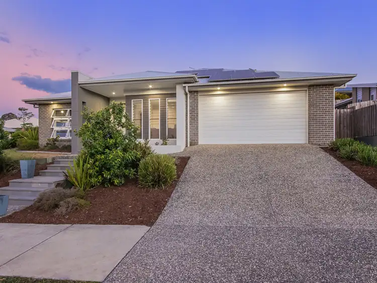 2 Dee Street, Deebing Heights QLD 4306