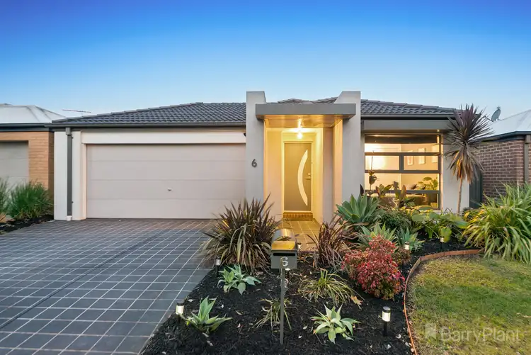 6 Walnut Way, Pakenham VIC 3810