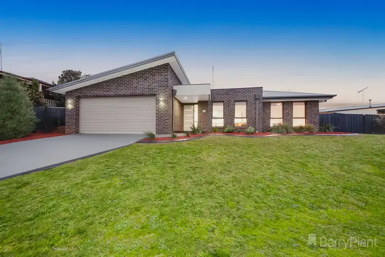 24 McMillan Drive, Warragul VIC 3820