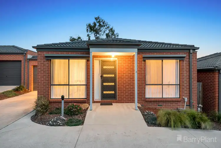 2/98-100 Ahern Road, Pakenham VIC 3810