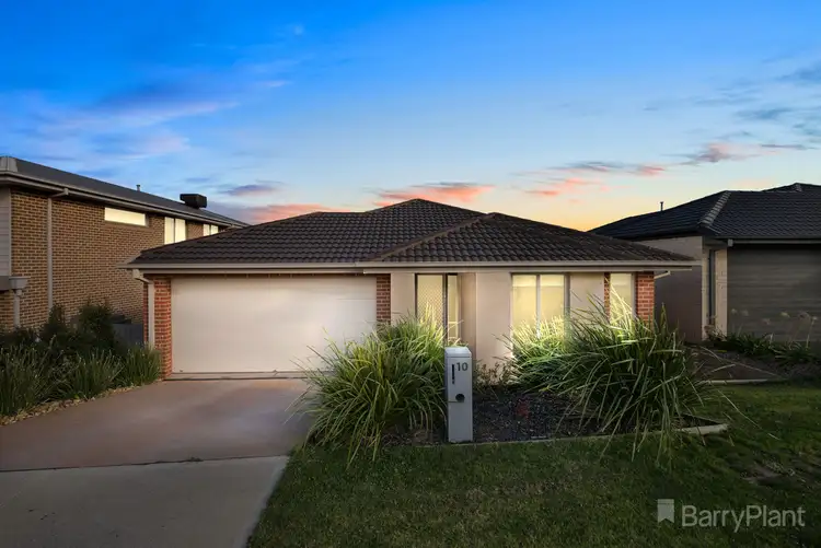 10 Belmont Crescent, Pakenham VIC 3810