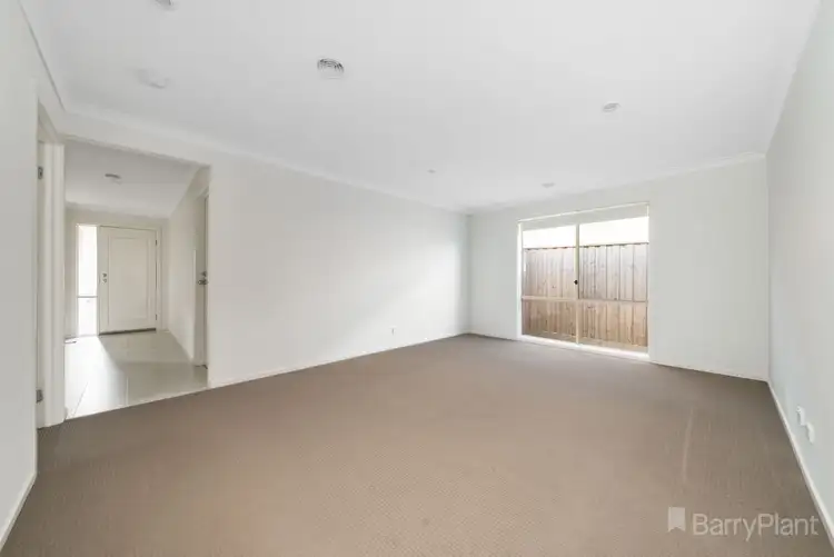 Sixth view of Homely house listing, 10 Belmont Crescent, Pakenham VIC 3810