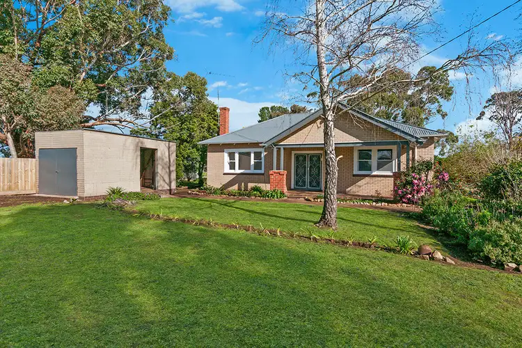 1 Burchett Street, Penshurst VIC 3289