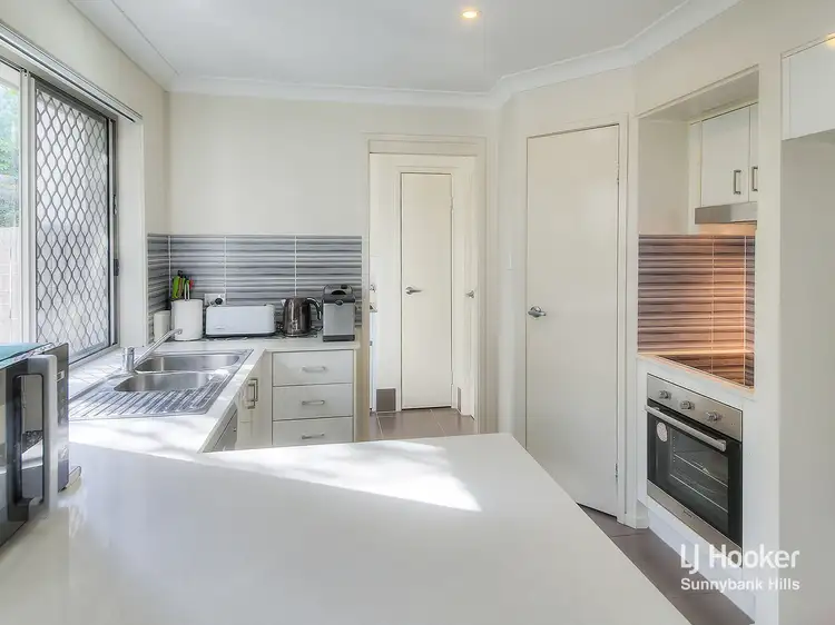 Second view of Homely townhouse listing, 3/88 Candytuft Place, Calamvale QLD 4116